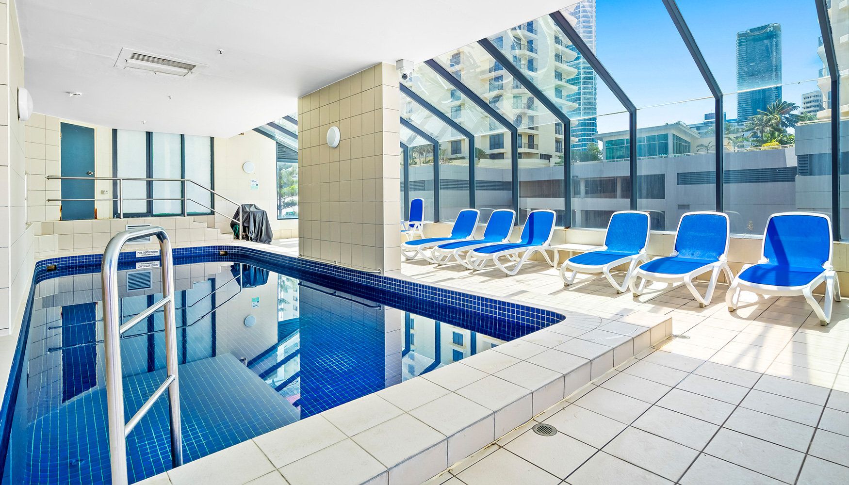 بيتش كومبر سيرفرز بارادايس