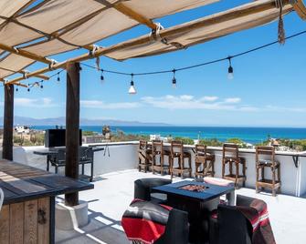Welcome to Casa Arrecife! We'll be glad to have you here anytime! - La Ventana - Balcony