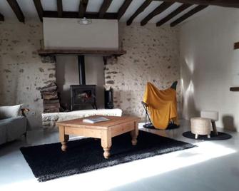 Gîte de la Nugriere, in the Perche - Saint-Germain-de-la-Coudre - Sala de estar
