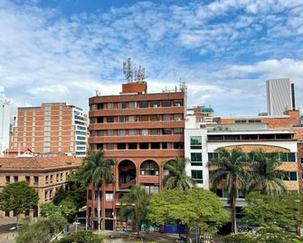 Hotel Plaza Mayor Medellin - Medellín - Outdoors view
