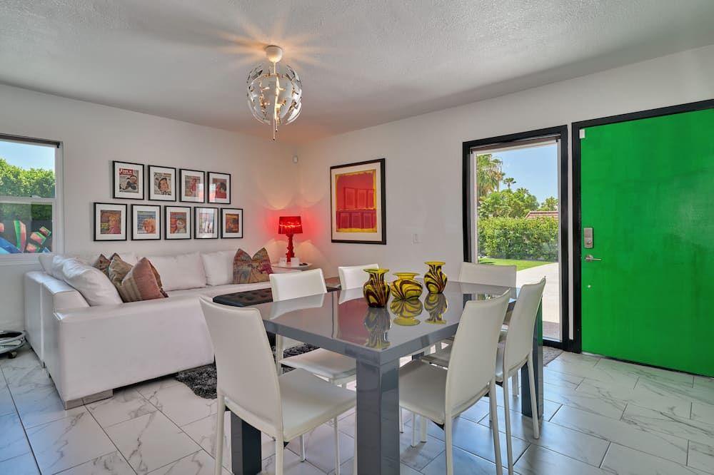 Amazing 2 Bedroom Unique Unit In Boutique Compound - פאלם ספירנגס - חדר אוכל