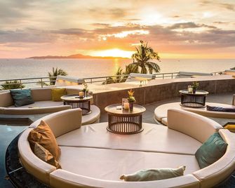 Royal Cliff Beach Terrace Pattaya - פאטאיה - מרפסת