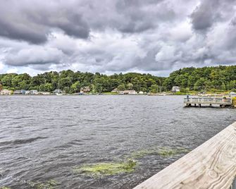 Charming Pentwater Home w/ Fire Pit & Yard! - Pentwater - Outdoors view