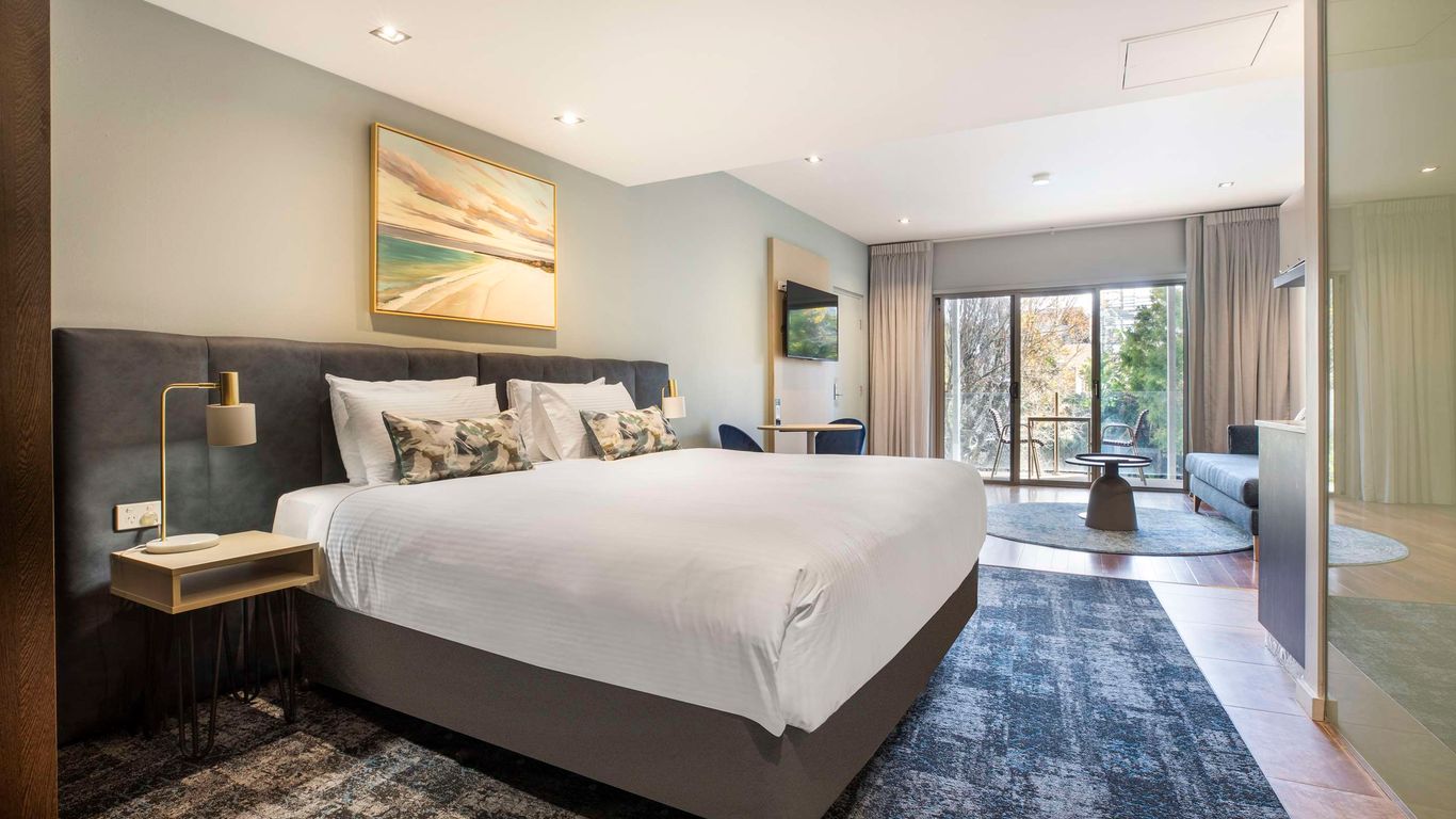 ذا راي هوتل - وان فور نيلسن