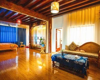 Songhe Boutique Hostel - Lijiang - Sala de estar