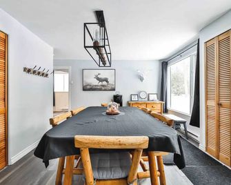 Chalet with waterfront, Spa and magnificent view of a regional park - Chertsey - Salle à manger