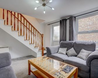 2 Old Chapel Cottages | Winterton Cottages - Winterton-on-Sea - Living room