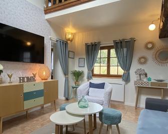 Maison de Charme Avec Jacuzzi - Brionne - Salon