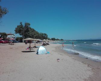 Thanos Studio - Artémida - Beach