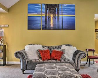 Bright Chesapeake Home Near Shopping and Dining - Chesapeake - Sala de estar