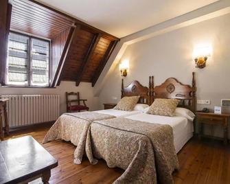 Hotel Fonfreda - Viella - Bedroom