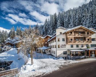 Albergo Posta Pederoa - La Valle/Wengen - Edificio