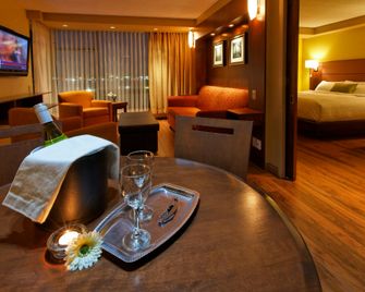 호텔 앤드 스위츠 노르망딩 퀘벡 - 퀘벡시 - 침실