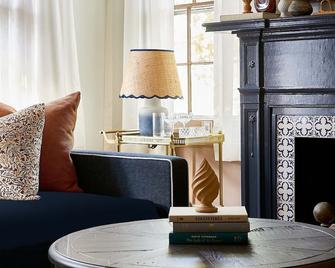 Blue Iris - Nantucket - Living room