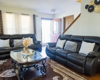 Quiet and comfortable - Cleveland - Sala de estar