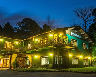 Pousada Três Pinheiros - Gramado - Building