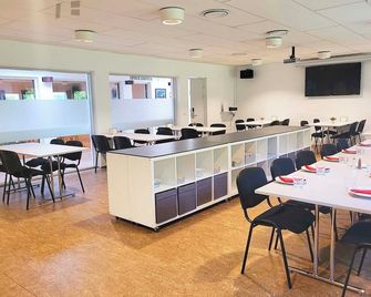 Aarhus Hostel og Hotel - Hasselager - מסעדה