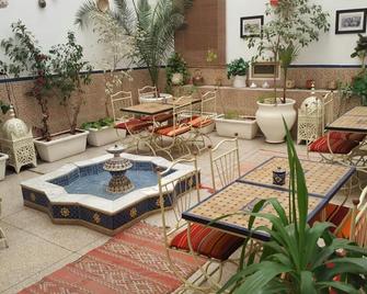 Hotel Royal - Oujda - Patio