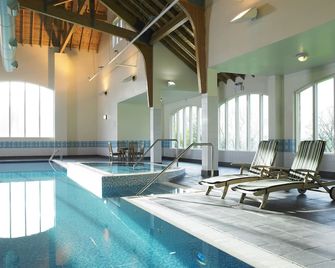 هولينز هول هوتل، جولف آند كانتري كلوب - برادفورد - حوض السباحة