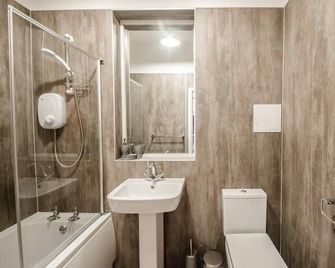 Orange Apartments - 13 Bastille - Aberdeen - Baño