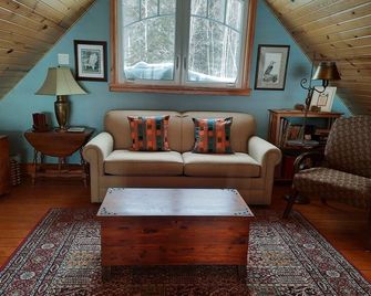 Magical Lake Superior Views At This 5 Star Cottage! Upscale Experience! - Thunder Bay - Living room