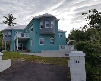 'Airbab Moon Gate East Charming Traditional Bermuda Home' - Mount Pleasant - Gebouw