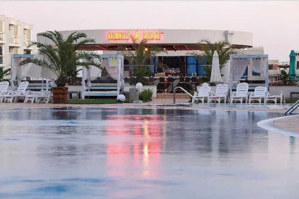 Atlantis Resort and Spa - בורגאס - בריכה