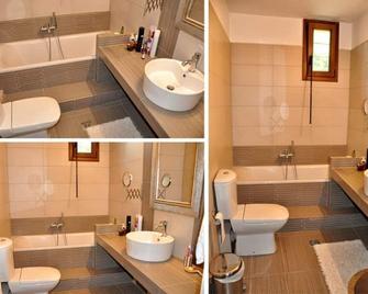 Luxury villa, superb views and pool - Agia - Bathroom