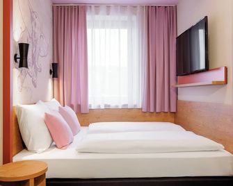 Mcdreams Hotel Wuppertal City - וופרטאל - חדר שינה