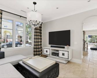 French Inspired Luxury Designer Beach Villa - Corona del Mar - Living room