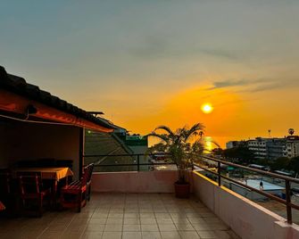 Orient Hotel - Pattaya - Balcony