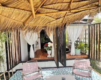 Penguin Villa Resort & Bistro - Ratchaburi - Binnenhof
