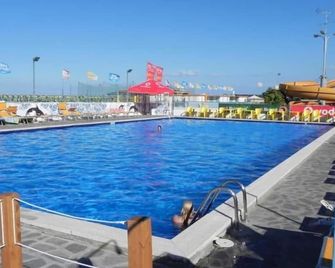 Hotel Admiral - Cesenatico - Pool