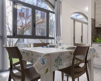 Lni Ferrera - Cunardo - Comedor