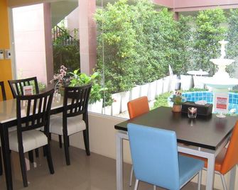 C2 Residence Hotel - Lampang - Comedor
