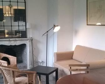 Charming Cottage 200 Meters From The Beach, In Beautiful Wooded Property - Veulettes-sur-Mer - Living room