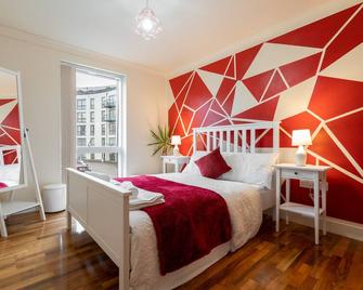 Luxurious, Spacious and Modern Living - Birmingham - Bedroom