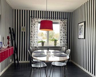 Holiday Home Mariestad IX - Mariestad - Dining room