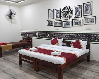 Urjalifes Pravaah - Sātāra - Bedroom
