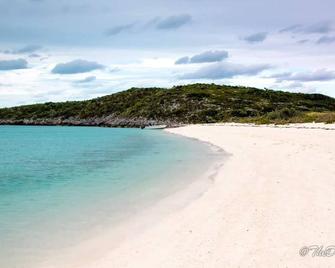 House sits high and gives beautiful views and refreshing breeze. - Staniel Cay - Beach