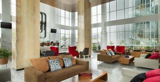 Hariston Hotel & Suites - Yakarta - Lobby