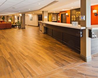 Best Western Plus Stoneridge Inn & Conference Centre - לונדון - דלפק קבלה