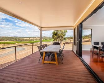 Neagles Retreat Villas - Clare - Balcony