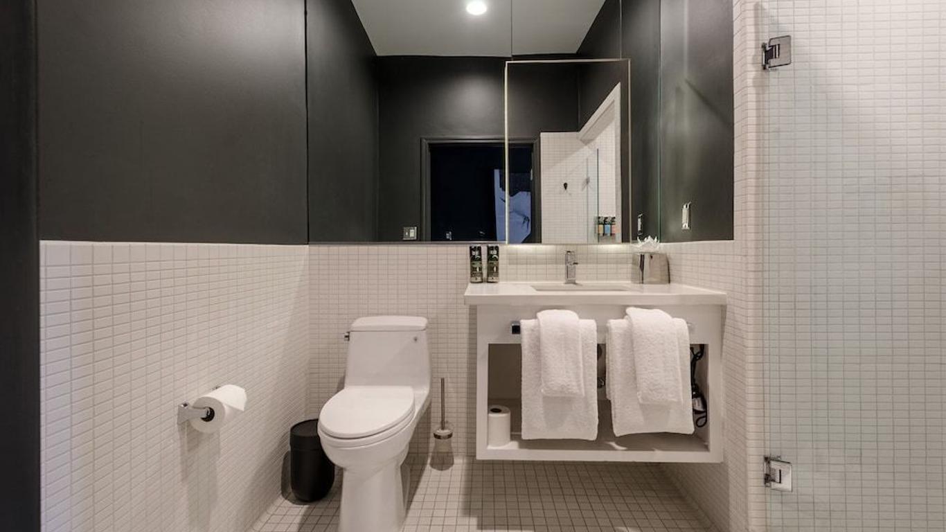 Tuck Hotel