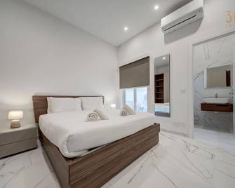 Stylish 1BR Apt with sofabed & backyard, Attard by 360 Estates - Attard - Bedroom