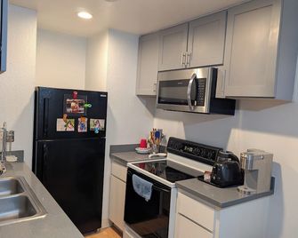 Relax @ private 1bed condo home near Levi's, Apple, Nvidia, SCU with workspace - Santa Clara - Cocina