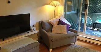 Stay In Granville Island - Central To Everything. - Vancouver - Living room