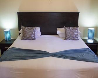 Maple's Guest House - Pretoria - Bedroom