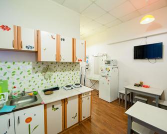 Riverside Hostel - 聖彼得堡 - 廚房