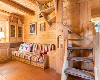 Baita Pecol Passo Pordoi - Canazei - Living room
